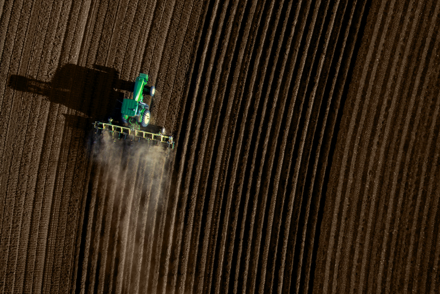This AI Crop Spraying System Can Tell Plants and Weeds Apart